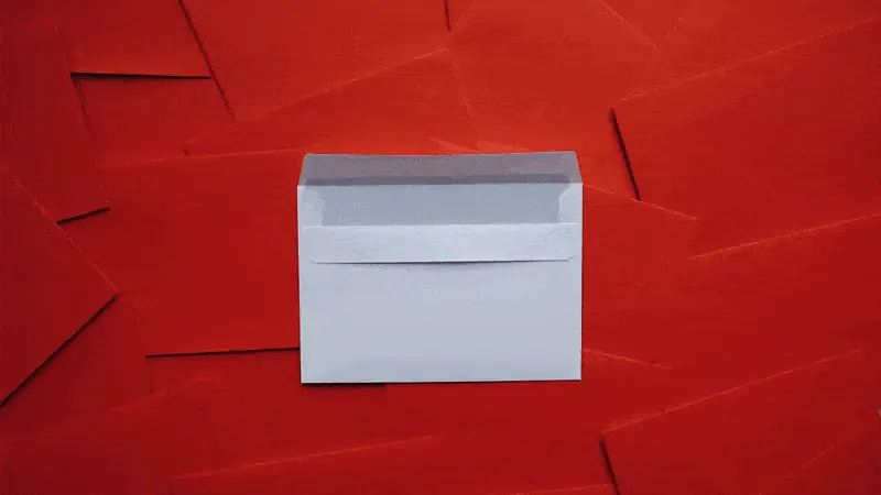 Thank you note on red background